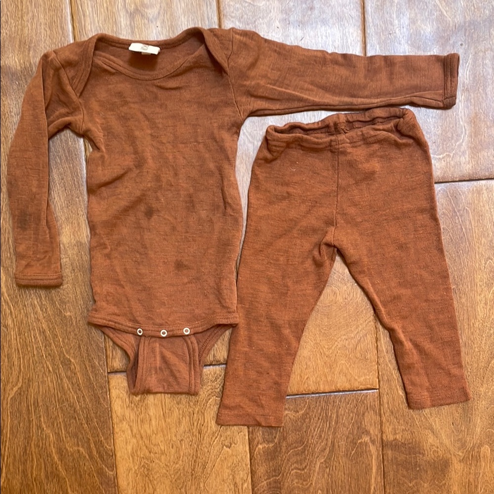 Siskin wool and silk onesie and pants set 6-12months